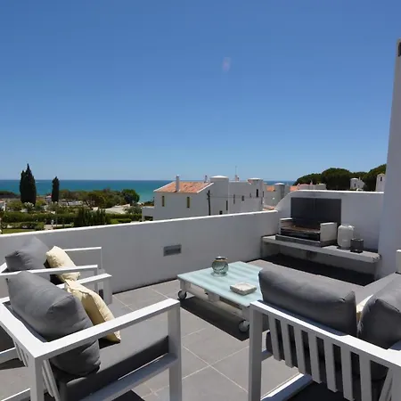 44 Hébergement de vacances *
